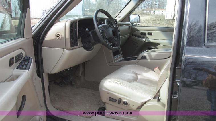 image for item G2244 2003 Chevrolet Tahoe Z71 SUV
