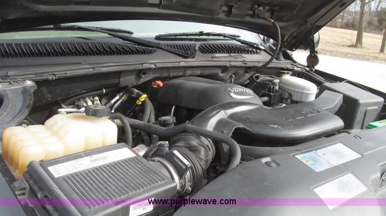 image for item G2244 2003 Chevrolet Tahoe Z71 SUV