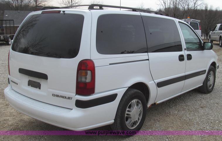 image for item G2247 2002 Chevrolet Venture LS van