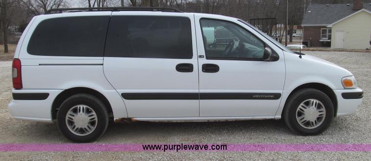 image for item G2247 2002 Chevrolet Venture LS van