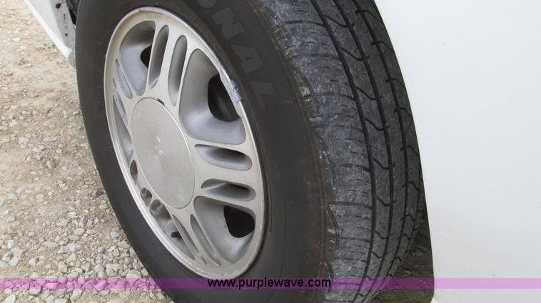 image for item G2247 2002 Chevrolet Venture LS van