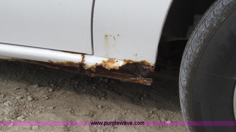 image for item G2247 2002 Chevrolet Venture LS van