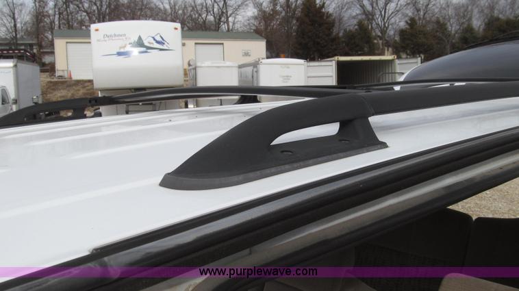 image for item G2247 2002 Chevrolet Venture LS van