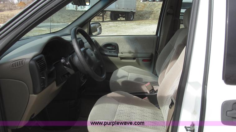 image for item G2247 2002 Chevrolet Venture LS van