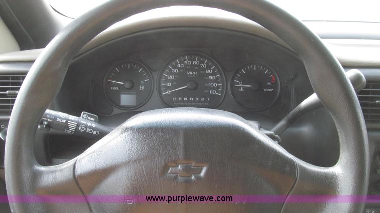 image for item G2247 2002 Chevrolet Venture LS van