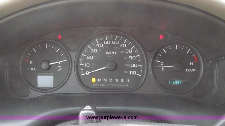 image for item G2247 2002 Chevrolet Venture LS van