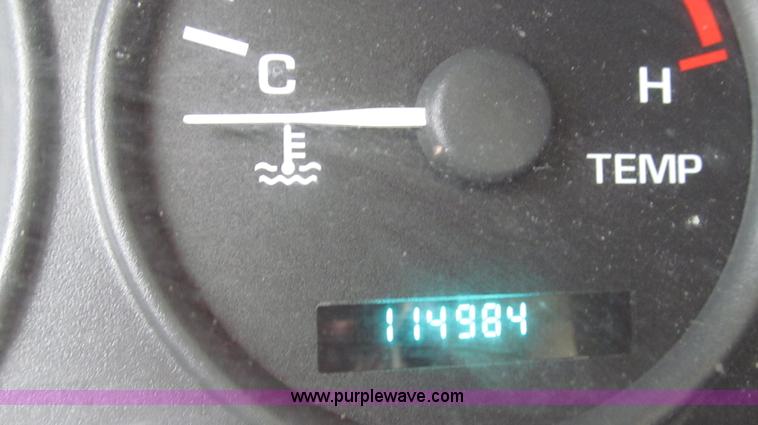 image for item G2247 2002 Chevrolet Venture LS van