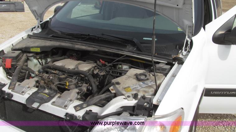 image for item G2247 2002 Chevrolet Venture LS van