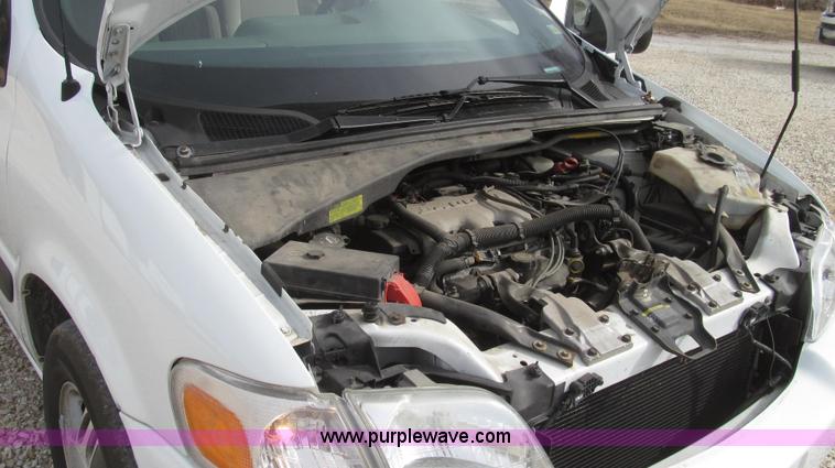 image for item G2247 2002 Chevrolet Venture LS van