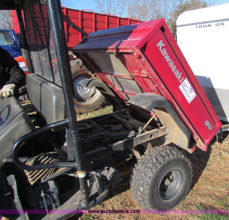 image for item G4458 2005 Kawasaki Mule 3010 utility vehicle