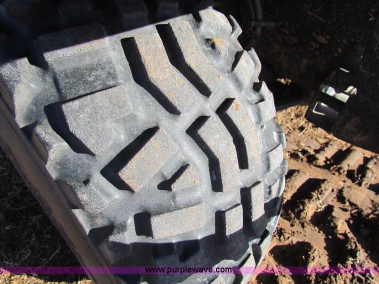 image for item G4458 2005 Kawasaki Mule 3010 utility vehicle