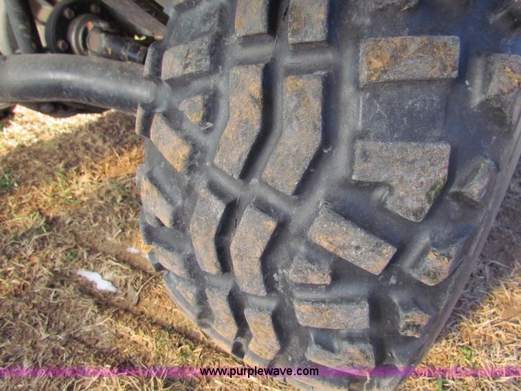 image for item G4458 2005 Kawasaki Mule 3010 utility vehicle