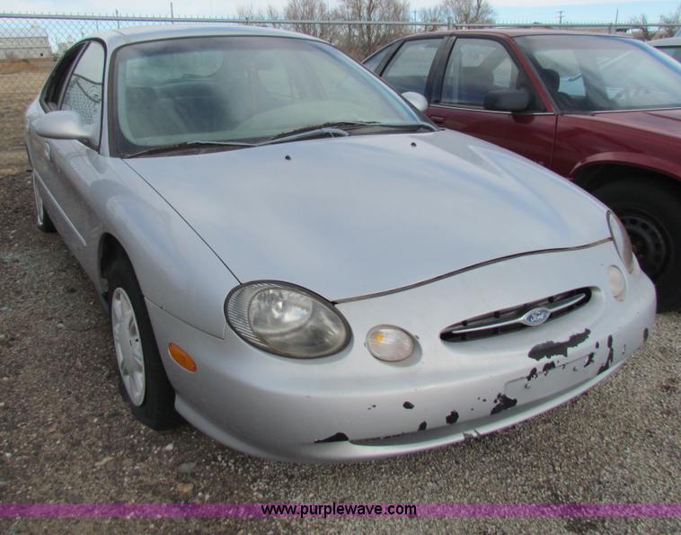 image for item G4472 1998 Ford Taurus LX