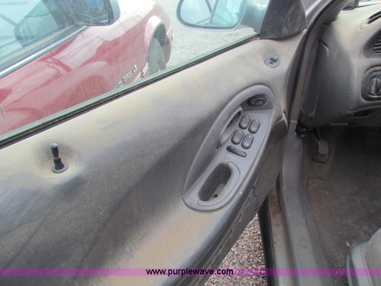 image for item G4472 1998 Ford Taurus LX