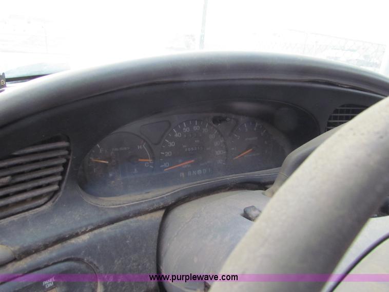 image for item G4472 1998 Ford Taurus LX