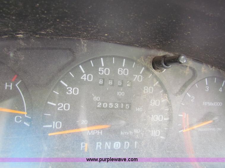 image for item G4472 1998 Ford Taurus LX