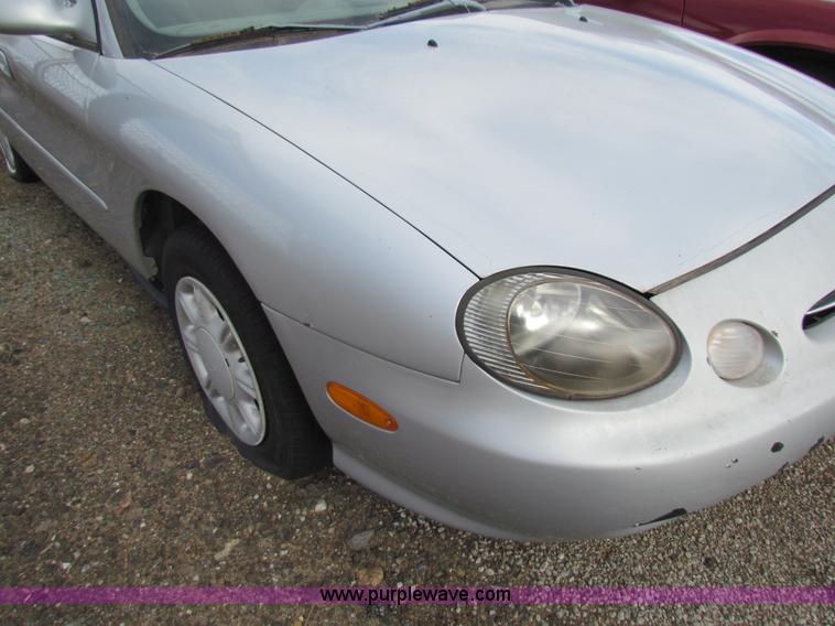image for item G4472 1998 Ford Taurus LX