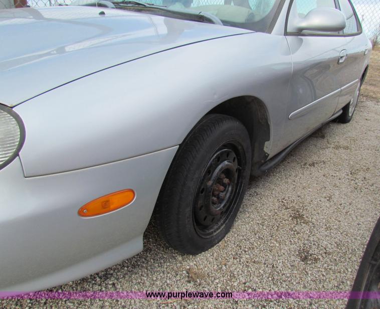 image for item G4472 1998 Ford Taurus LX