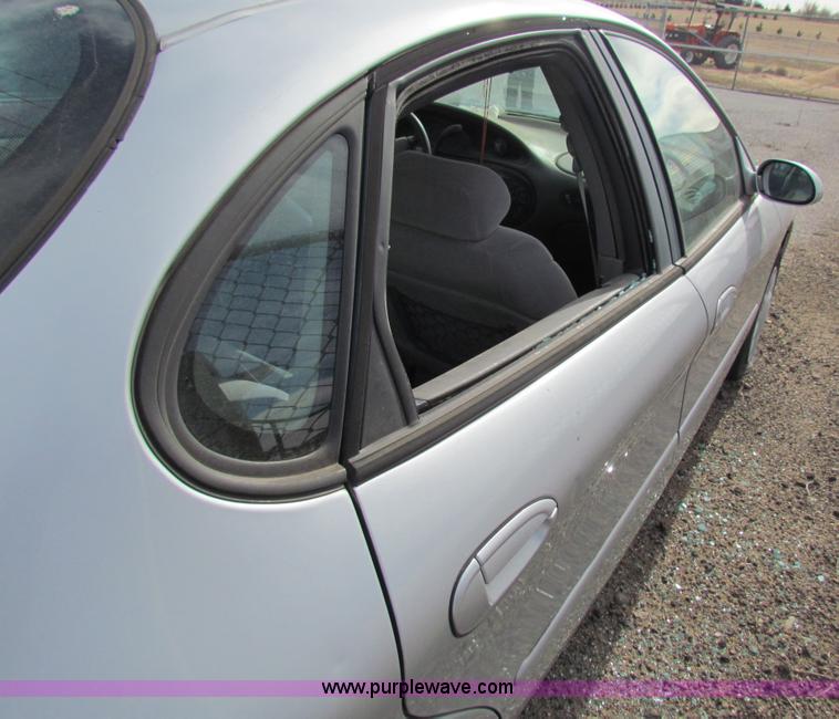 image for item G4472 1998 Ford Taurus LX