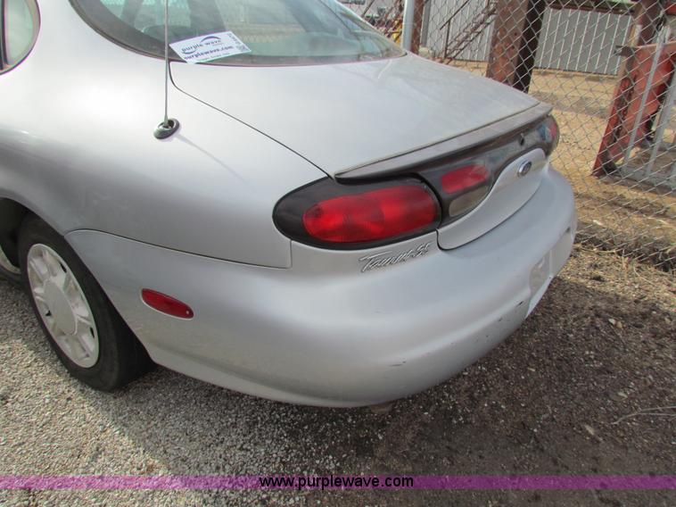 image for item G4472 1998 Ford Taurus LX