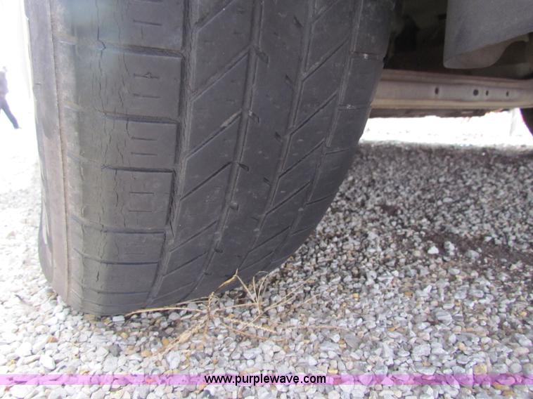 image for item G4472 1998 Ford Taurus LX