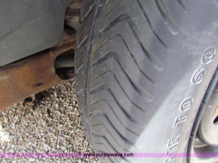 image for item G4472 1998 Ford Taurus LX