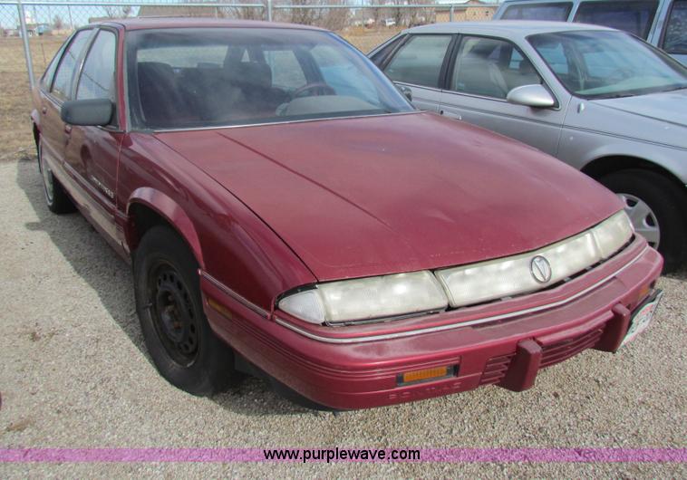 image for item G4473 1992 Pontiac Grand Prix LE