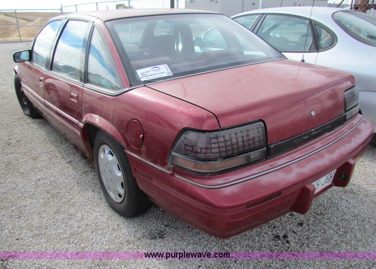 image for item G4473 1992 Pontiac Grand Prix LE
