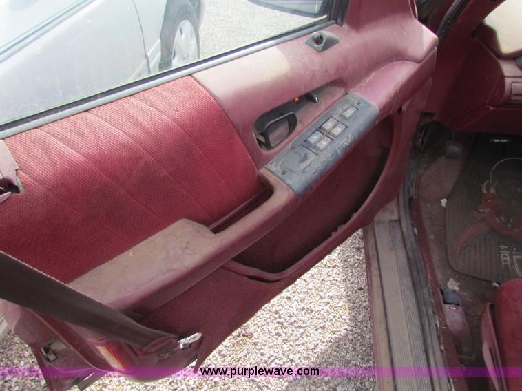 image for item G4473 1992 Pontiac Grand Prix LE