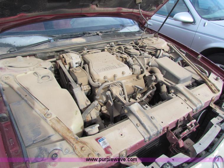 image for item G4473 1992 Pontiac Grand Prix LE