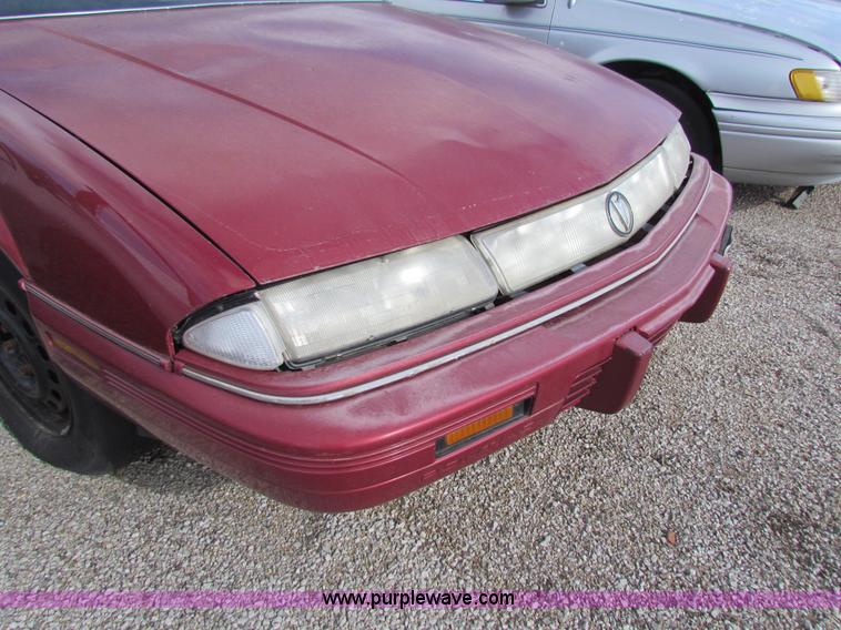 image for item G4473 1992 Pontiac Grand Prix LE