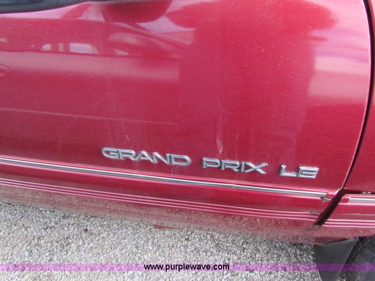 image for item G4473 1992 Pontiac Grand Prix LE