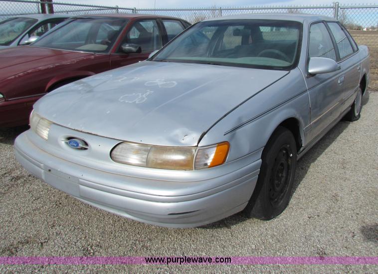 image for item G4474 1995 Ford Taurus