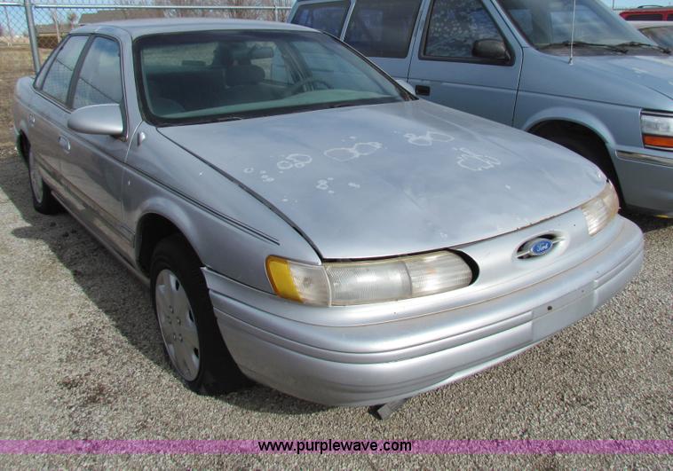 image for item G4474 1995 Ford Taurus