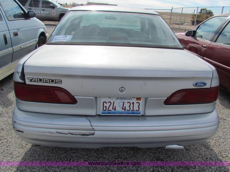 image for item G4474 1995 Ford Taurus