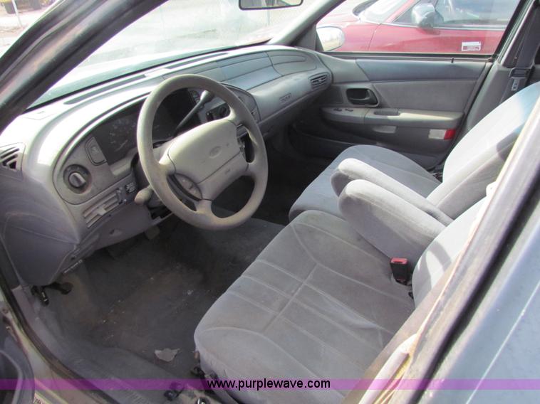 image for item G4474 1995 Ford Taurus
