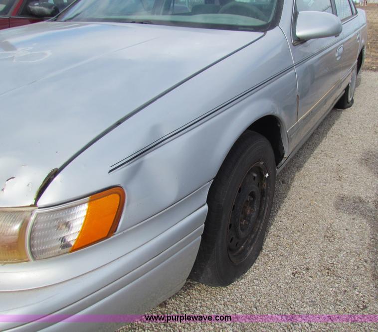 image for item G4474 1995 Ford Taurus