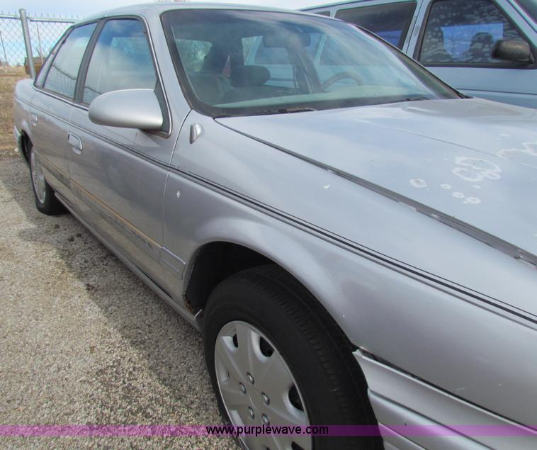 image for item G4474 1995 Ford Taurus