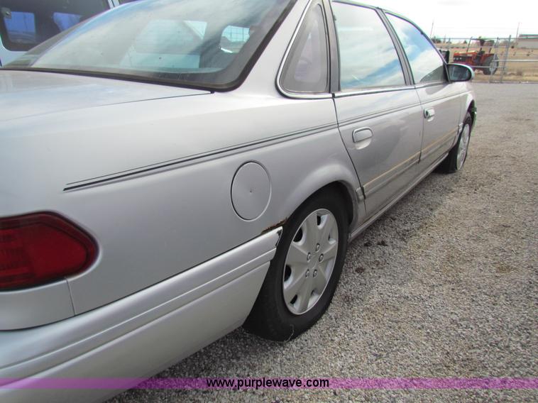image for item G4474 1995 Ford Taurus