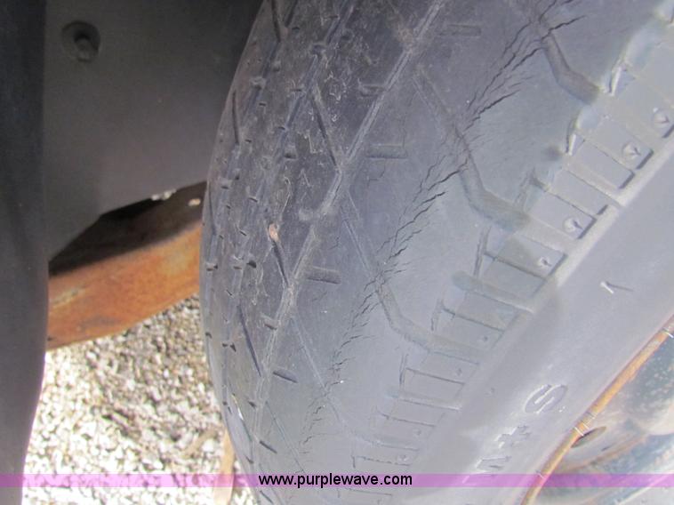 image for item G4474 1995 Ford Taurus