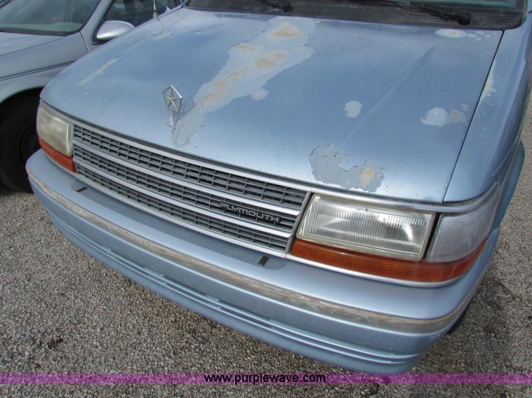 image for item G4475 1992 Plymouth Grand Voyager SE van