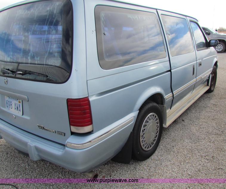 image for item G4475 1992 Plymouth Grand Voyager SE van