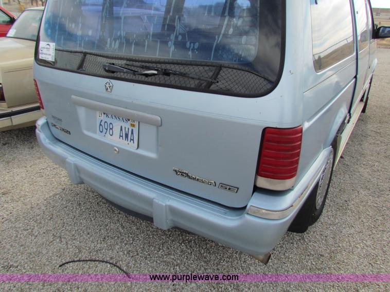 image for item G4475 1992 Plymouth Grand Voyager SE van