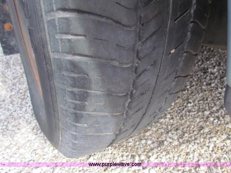 image for item G4475 1992 Plymouth Grand Voyager SE van