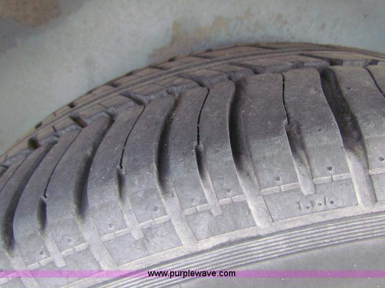 image for item G4475 1992 Plymouth Grand Voyager SE van