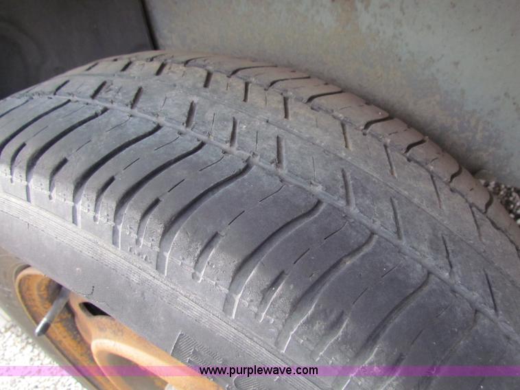 image for item G4475 1992 Plymouth Grand Voyager SE van