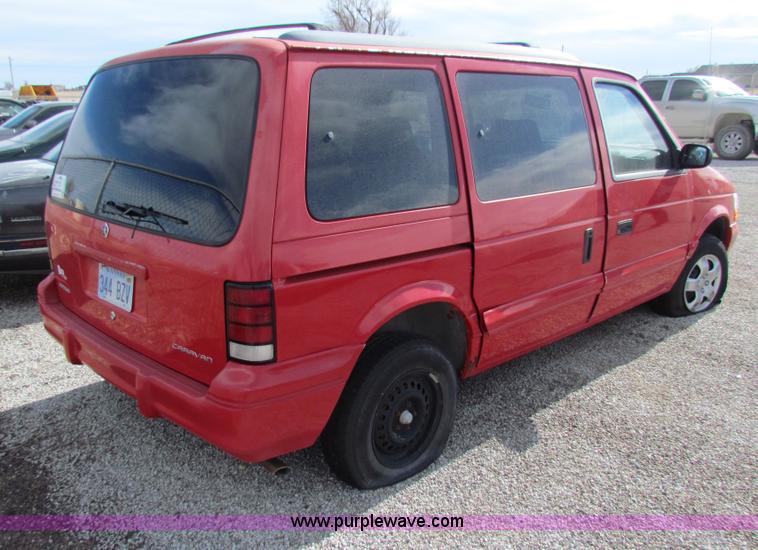 image for item G4477 1994 Dodge Caravan van