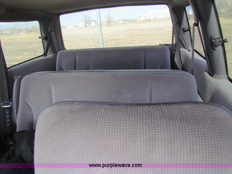 image for item G4477 1994 Dodge Caravan van