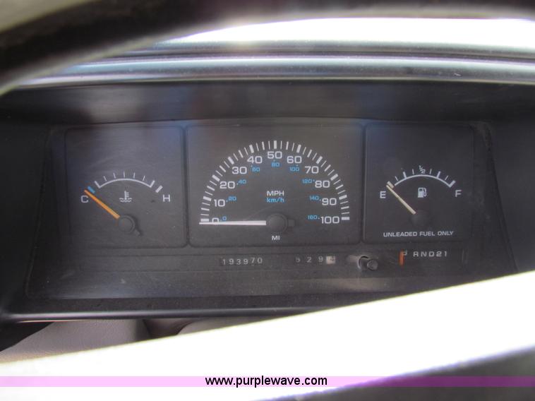 image for item G4477 1994 Dodge Caravan van