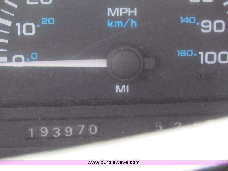 image for item G4477 1994 Dodge Caravan van